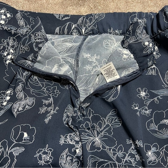Liz Claiborne Navy Blue Floral Cropped Wide Leg Palazzo Pants size 10 - Picture 9 of 9